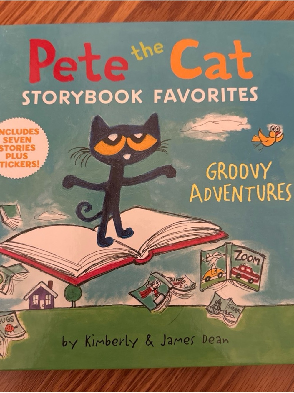 Pete the Cat Storybook Favorites - Groovy Adventures (blue)